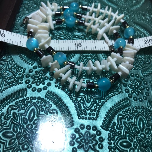 White Shell, Blue Optic Bead, Hematite Accent Stone Necklace 18“L EVC - Picture 9 of 9